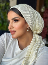Load image into Gallery viewer, Pleated Noura Turban
